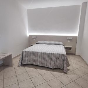 Studio accessibile ai disabili con letto king size